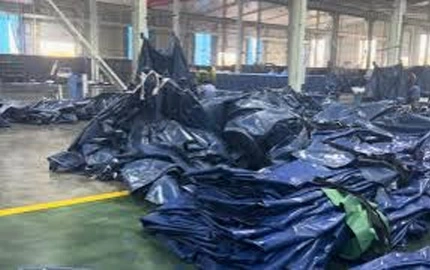 Produzione di tettoie per camion