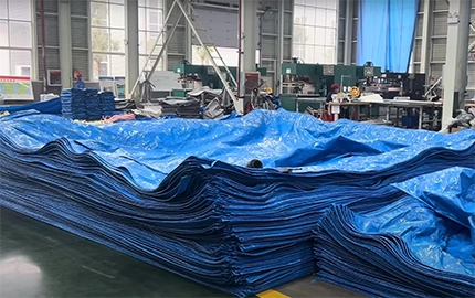 Officina di produzione di teloni 2